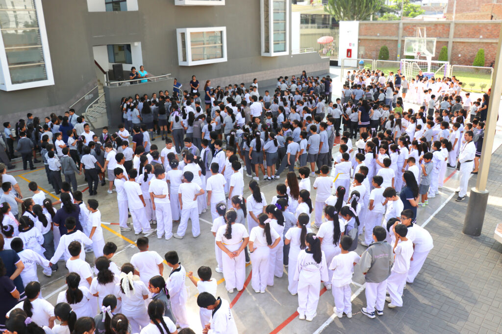 colegios trujillo colegio lord kelvin primaria secunadria