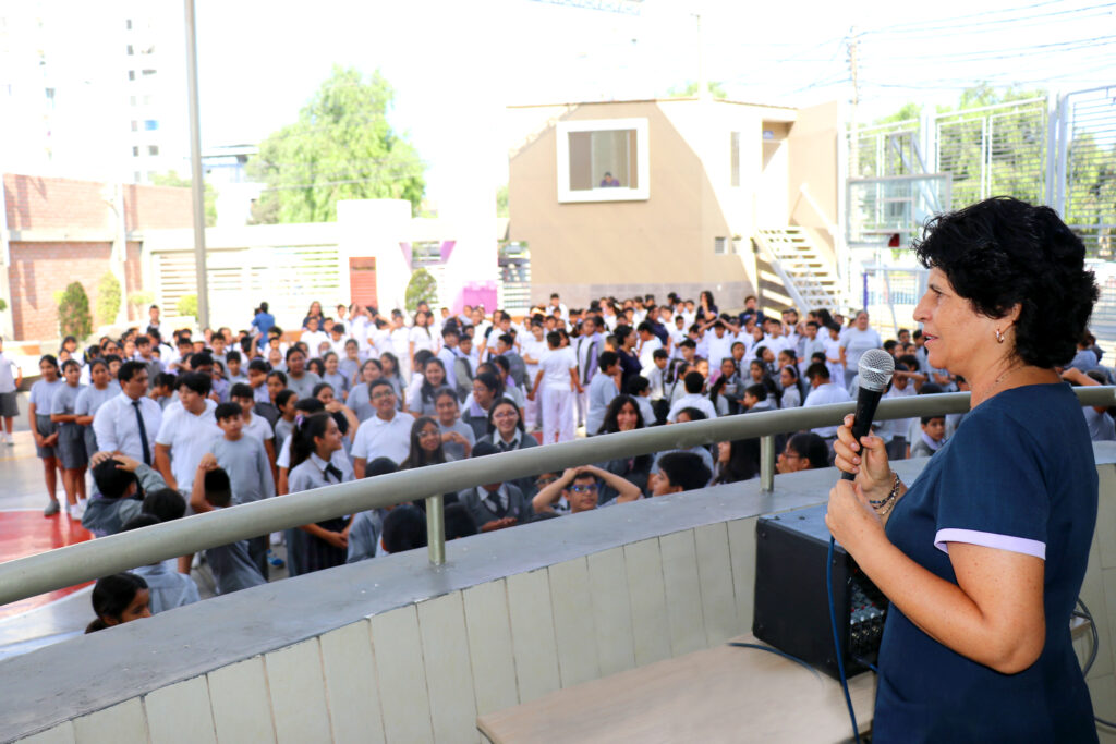 colegios trujillo colegio lord kelvin primaria secunadria